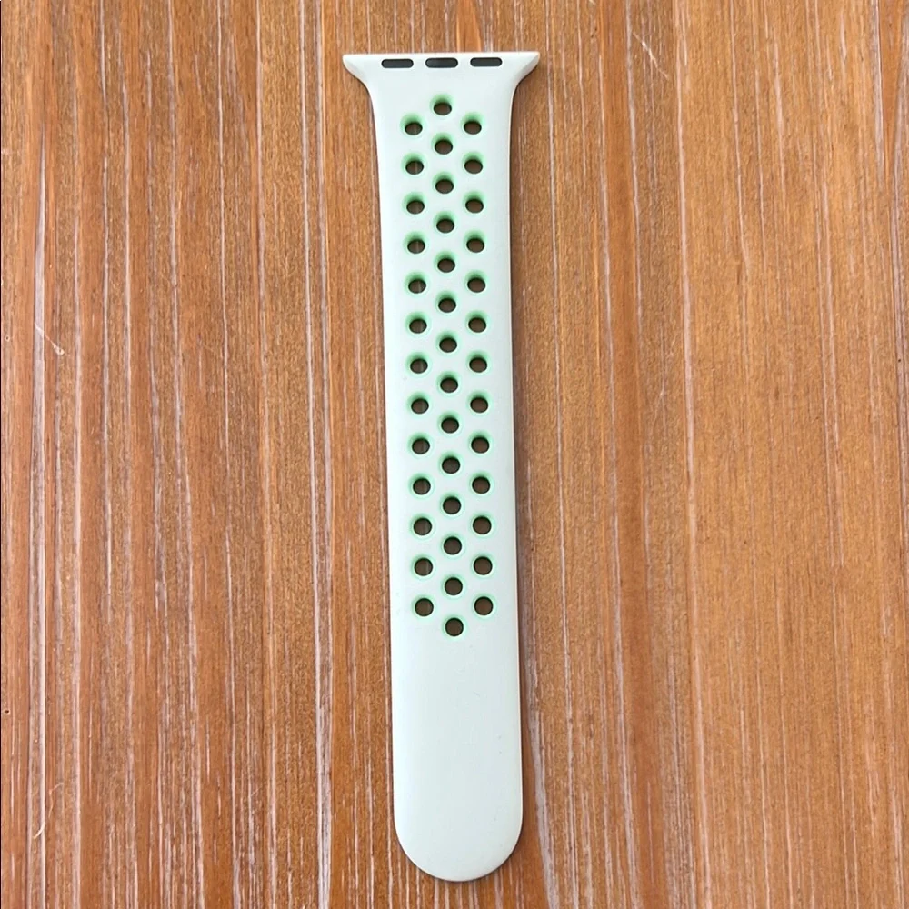 Sporty Apple Watch Band (M/L) 1 piece